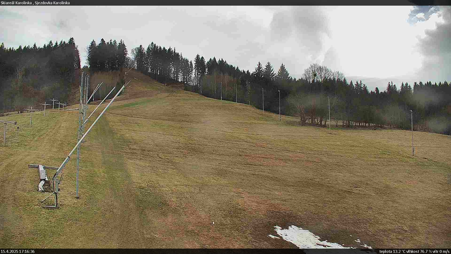 Snímek z kamery na lyžařské sjezdovce v Karolince