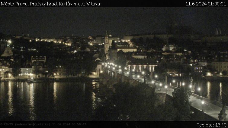 Město Praha - Pražský hrad, Karlův most, Vltava - 11.6.2024 v 01:00