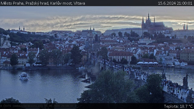 Město Praha - Pražský hrad, Karlův most, Vltava - 15.6.2024 v 21:00