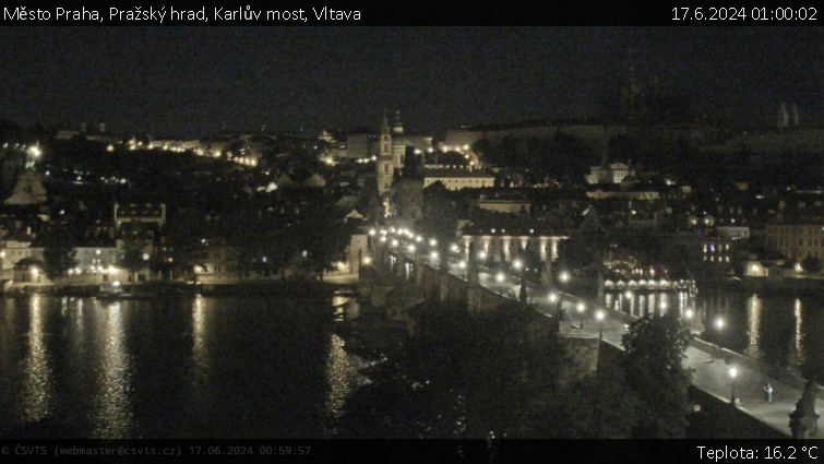 Město Praha - Pražský hrad, Karlův most, Vltava - 17.6.2024 v 01:00