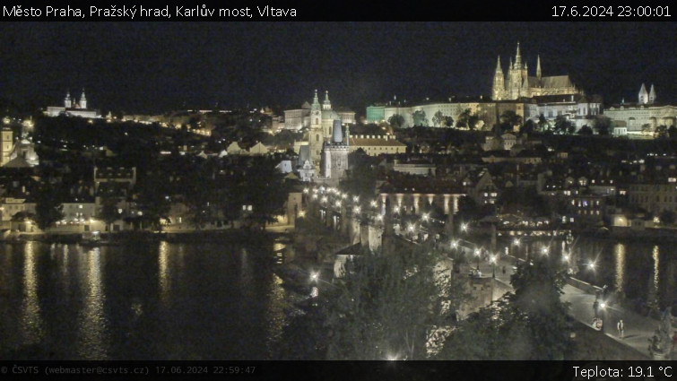 Město Praha - Pražský hrad, Karlův most, Vltava - 17.6.2024 v 23:00