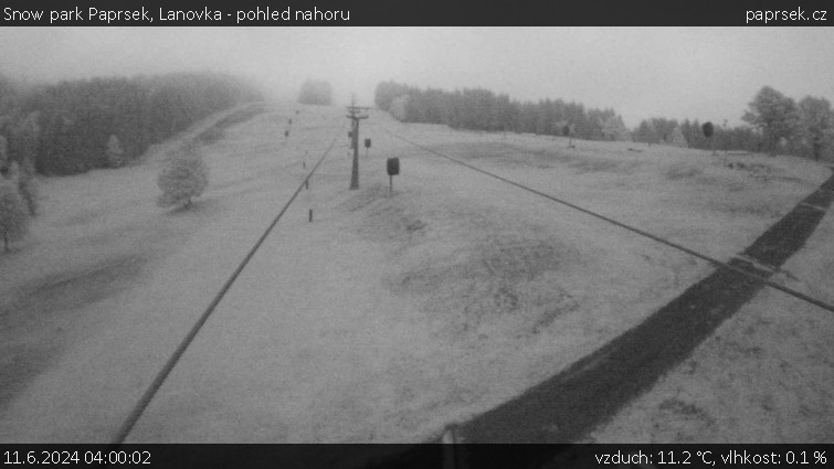 Snow park Paprsek - Lanovka - pohled nahoru - 11.6.2024 v 04:00