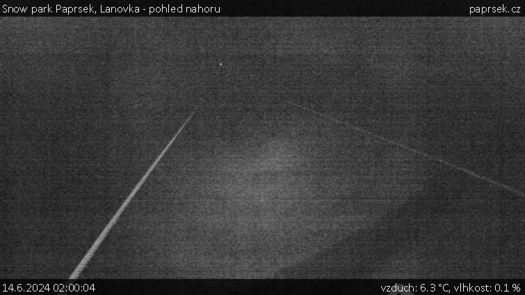 Snow park Paprsek - Lanovka - pohled nahoru - 14.6.2024 v 02:00