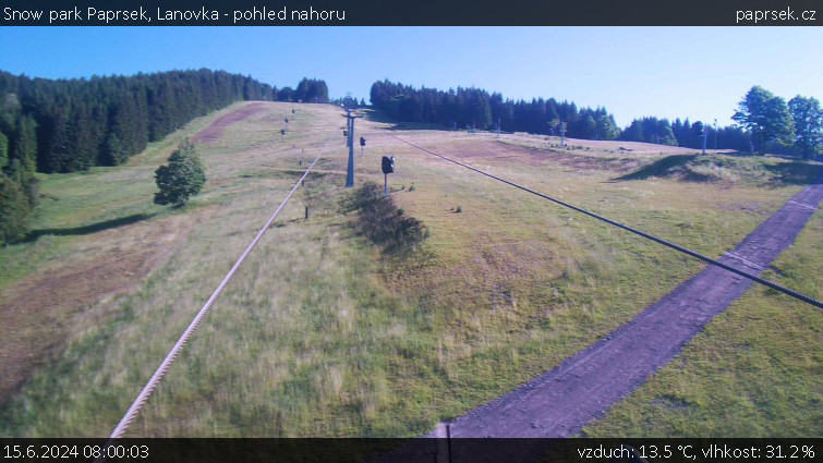 Snow park Paprsek - Lanovka - pohled nahoru - 15.6.2024 v 08:00