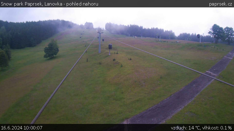 Snow park Paprsek - Lanovka - pohled nahoru - 16.6.2024 v 10:00