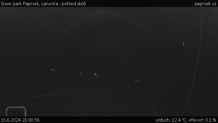 Snow park Paprsek - Lanovka - pohled dolů - 15.6.2024 v 23:00