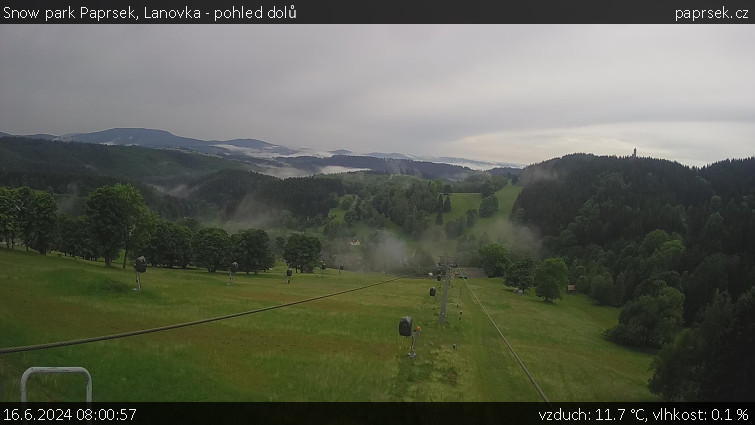 Snow park Paprsek - Lanovka - pohled dolů - 16.6.2024 v 08:00