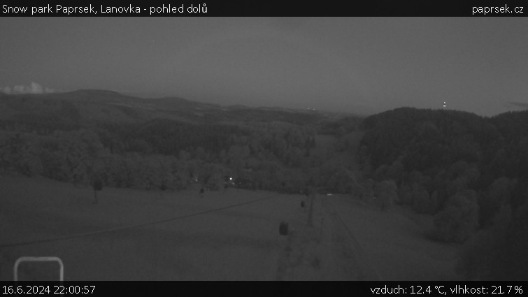 Snow park Paprsek - Lanovka - pohled dolů - 16.6.2024 v 22:00