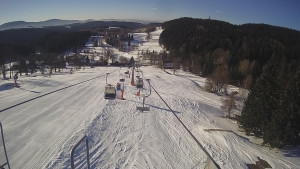 Snow park Paprsek - Lanovka - pohled dolů - 2.3.2023 v 08:18