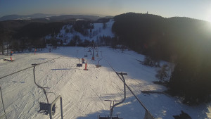 Snow park Paprsek - Lanovka - pohled dolů - 2.3.2023 v 16:28