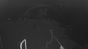 Snow park Paprsek - Lanovka - pohled dolů - 2.3.2023 v 21:53