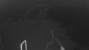 Snow park Paprsek - Lanovka - pohled dolů - 2.3.2023 v 22:13