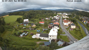 Obec Mikulovice - Pohled na Jeseniky - 2.7.2024 v 04:45