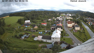 Obec Mikulovice - Pohled na Jeseniky - 2.7.2024 v 05:02