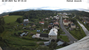 Obec Mikulovice - Pohled na Jeseniky - 2.7.2024 v 08:15