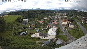 Obec Mikulovice - Pohled na Jeseniky - 2.7.2024 v 09:33