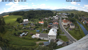 Obec Mikulovice - Pohled na Jeseniky - 2.7.2024 v 11:15