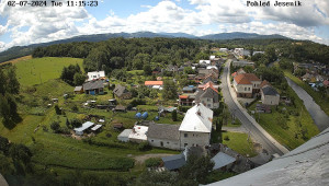Obec Mikulovice - Pohled na Jeseniky - 2.7.2024 v 12:15