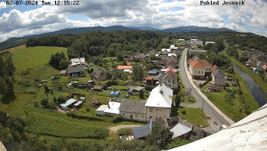 Obec Mikulovice - Pohled na Jeseniky - 2.7.2024 v 13:15