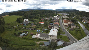 Obec Mikulovice - Pohled na Jeseniky - 2.7.2024 v 14:45