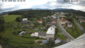 Obec Mikulovice - Pohled na Jeseniky - 2.7.2024 v 15:32