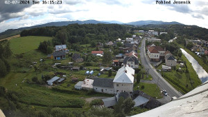 Obec Mikulovice - Pohled na Jeseniky - 2.7.2024 v 17:15