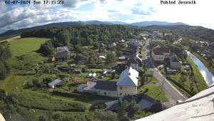 Obec Mikulovice - Pohled na Jeseniky - 2.7.2024 v 18:15