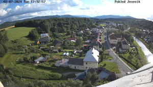 Obec Mikulovice - Pohled na Jeseniky - 2.7.2024 v 18:32