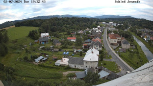 Obec Mikulovice - Pohled na Jeseniky - 2.7.2024 v 20:32