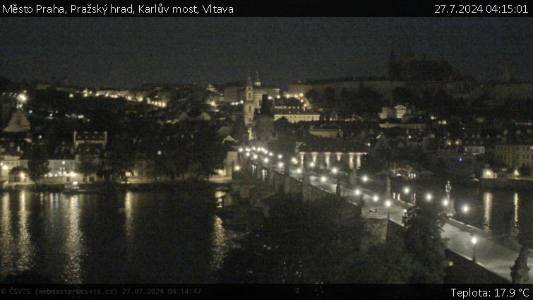 Město Praha - Pražský hrad, Karlův most, Vltava - 27.7.2024 v 04:15