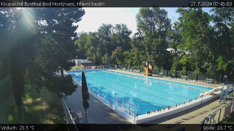 Koupaliště Bystřice pod Hostýnem - Hlavní bazén - 27.7.2024 v 07:45